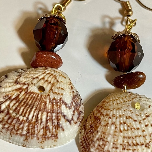Seashell 🐚 statement Earring’s - Picture 2 of 4